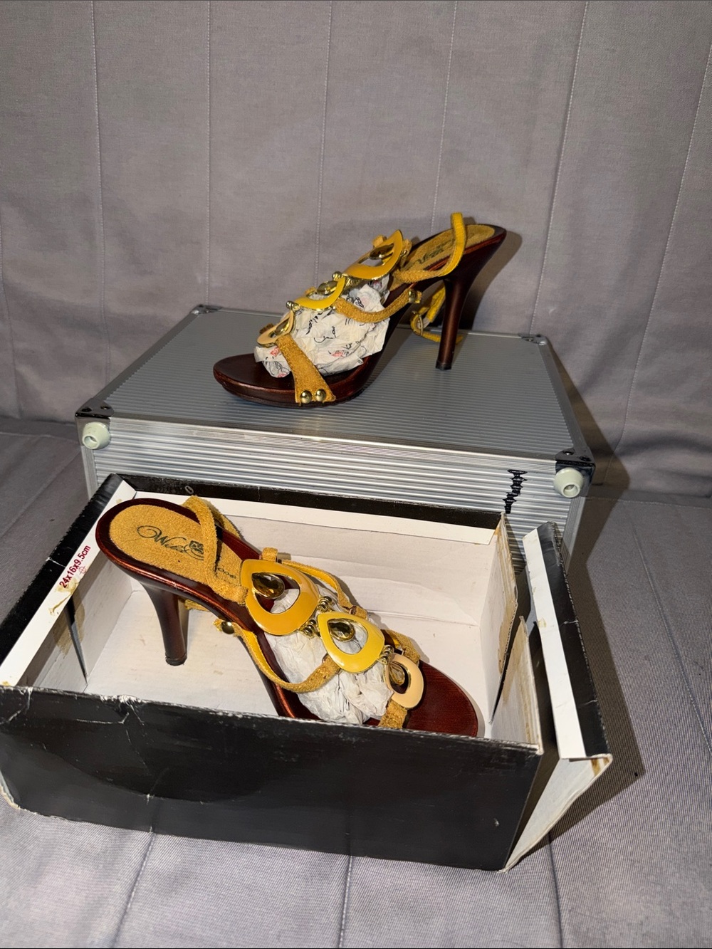Wild Rose Yellow Open-Toe Ring-Accent Dress Heels